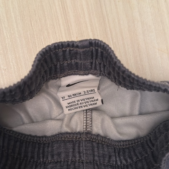 Nike. Toddler Jogger Sweats. 3T. Small Stain on Leg. - Picture 3 of 4